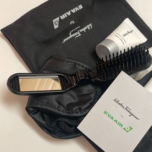 Salvatore Ferragamo travel kit - Picture 6 of 6